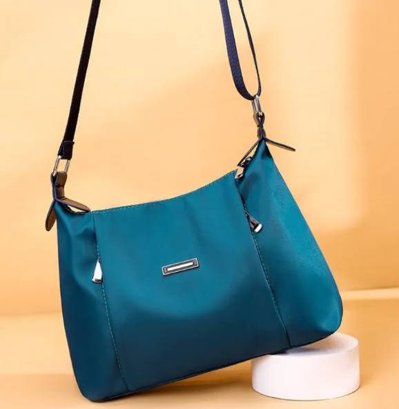Luna Everyday Shoulder Bag