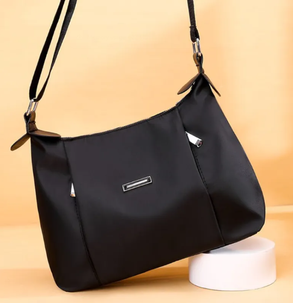Luna Everyday Shoulder Bag